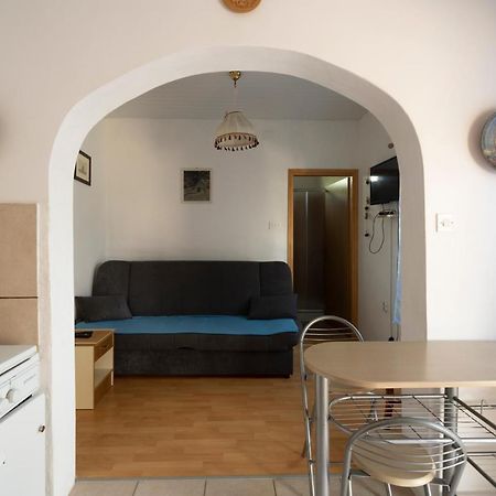 Studio Apartman Ema 2 Gornji Karin Eksteriør billede